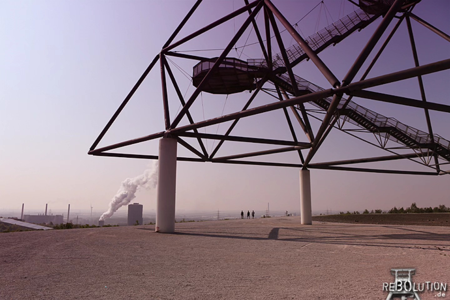 Der Tetraeder in Bottrop! ☺️
#rebolution #tetraeder #bottrop #canon5dmarkⅲ